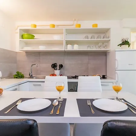 Apartman Nela Apartment *
